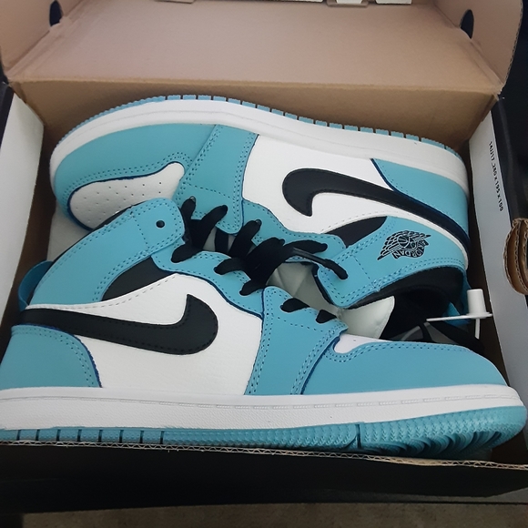 Jordan 1s - Picture 2 of 3